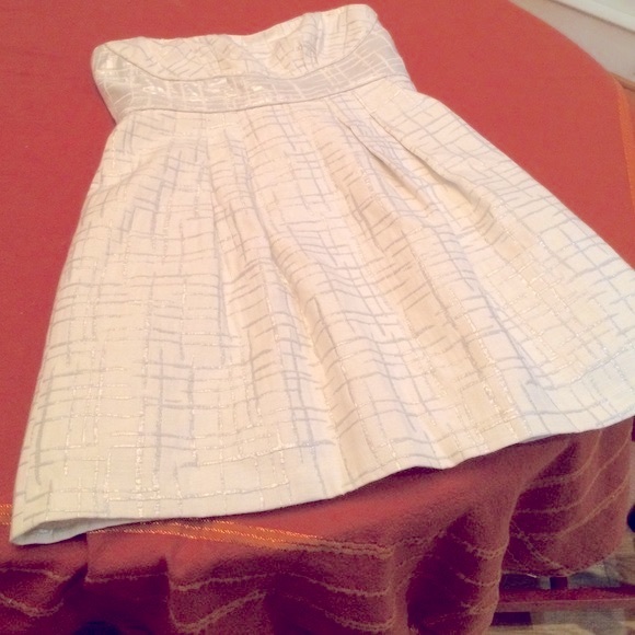 BCBG MaxAzria White/silver fit and flare feminine! - Picture 2 of 15